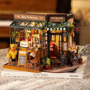 MAQUETA TIPSY RESTAURANTE ROLIFE MANESSTOYS