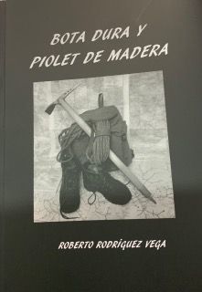 BOTA DURA Y PIOLET DE MADERA